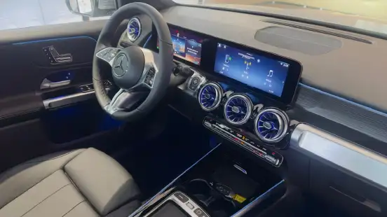 MERCEDES-BENZ-GLB 220-2025