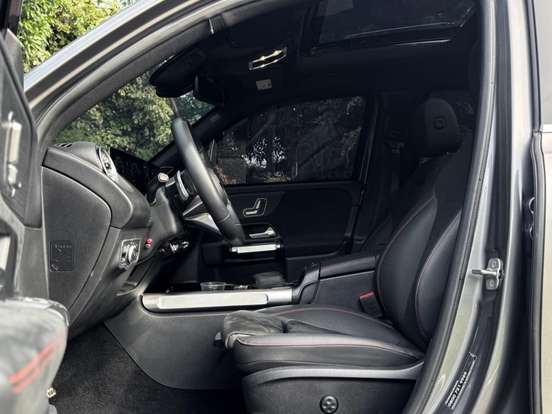 MERCEDES-BENZ-GLB 220-2.0 MHEV AMG LINE 4MATIC 8G-DCT MERCEDES-BENZ-GLB 220-2024