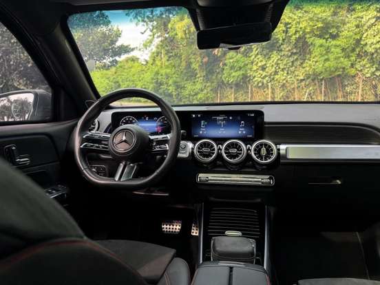 MERCEDES-BENZ-GLB 220-2.0 MHEV AMG LINE 4MATIC 8G-DCT MERCEDES-BENZ-GLB 220-2024
