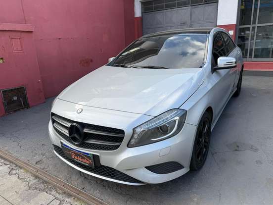 MERCEDES-BENZ-A 200-1.6 TURBO URBAN 16V GASOLINA 4P AUTOMÁTICO MERCEDES-BENZ-A 200-2014