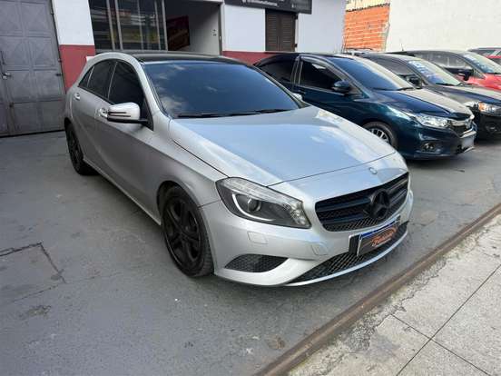 MERCEDES-BENZ-A 200-1.6 TURBO URBAN 16V GASOLINA 4P AUTOMÁTICO MERCEDES-BENZ-A 200-2014
