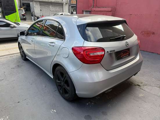 MERCEDES-BENZ-A 200-2014