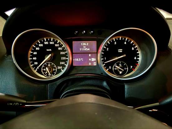 MERCEDES-BENZ-GL 500-2010