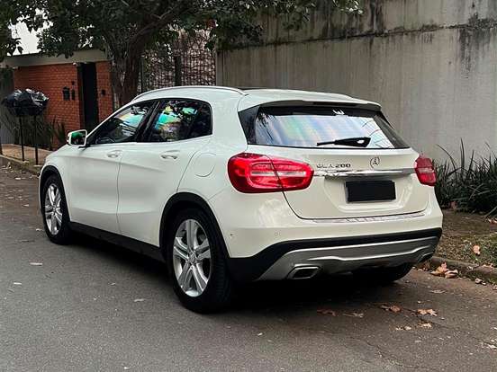 MERCEDES-BENZ-GLA 200-1.6 CGI VISION 16V TURBO GASOLINA 4P AUTOMÁTICO MERCEDES-BENZ-GLA 200-2014