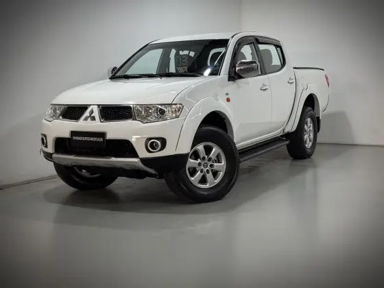 MITSUBISHI L200 TRITON 3.2 HPE 4X4 CD 16V TURBO INTERCOOLER DIESEL 4P AUTOMÁTICO MITSUBISHI L200 TRITON 3.2 HPE 4X4 CD 16V TURBO INTERCOOLER DIESEL 4P AUTOMÁTICO