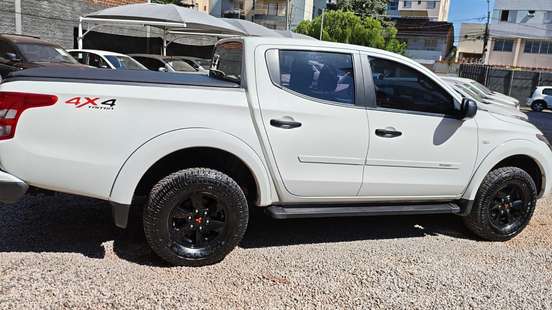 MITSUBISHI-L200 TRITON-2.4 16V TURBO DIESEL GL CD 4X4 MANUAL MITSUBISHI-L200 TRITON-2022