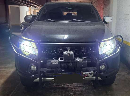 MITSUBISHI-L200 TRITON-2017