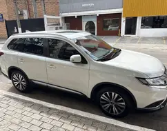 MITSUBISHI OUTLANDER 2.0 MIVEC GASOLINA HPE AUTOMÁTICO MITSUBISHI OUTLANDER 2.0 MIVEC GASOLINA HPE AUTOMÁTICO