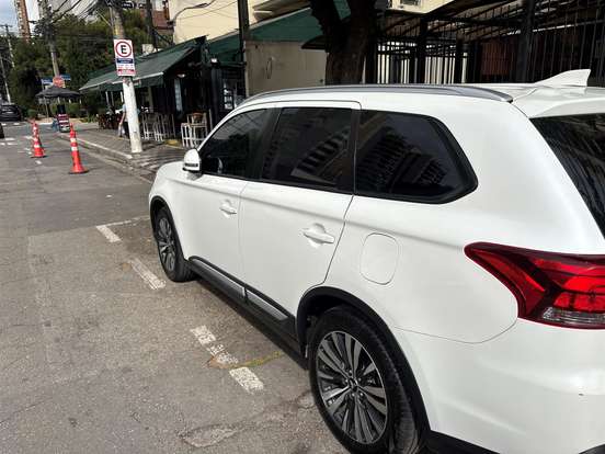 MITSUBISHI-OUTLANDER-2.0 MIVEC GASOLINA HPE AUTOMÁTICO MITSUBISHI-OUTLANDER-2018
