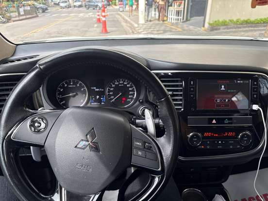 MITSUBISHI-OUTLANDER-2.0 MIVEC GASOLINA HPE AUTOMÁTICO MITSUBISHI-OUTLANDER-2018