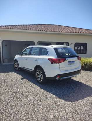 MITSUBISHI-OUTLANDER-2015