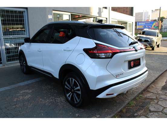 NISSAN-KICKS-2023