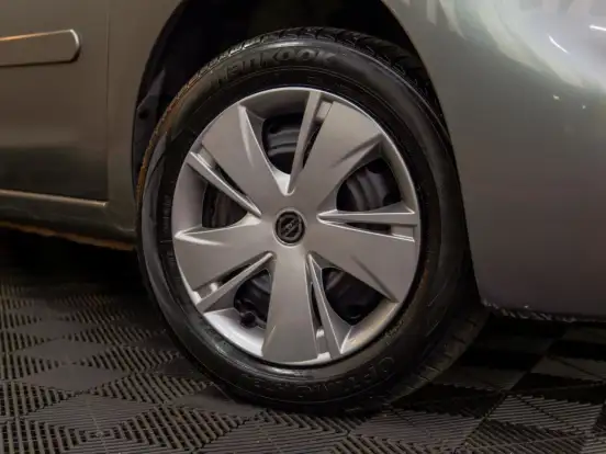 NISSAN-MARCH-2016