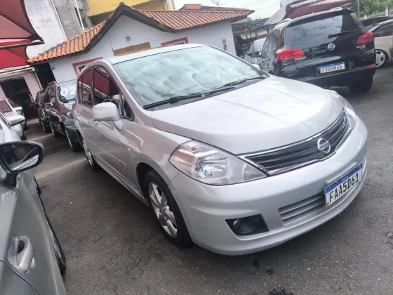 NISSAN TIIDA 1.8 SL 16V FLEX 4P AUTOMÁTICO NISSAN TIIDA 1.8 SL 16V FLEX 4P AUTOMÁTICO