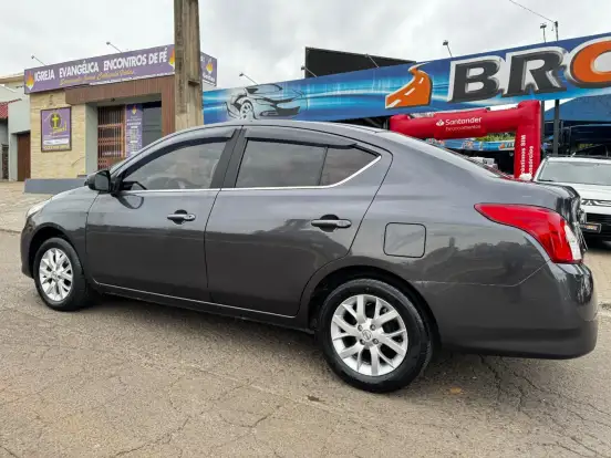 NISSAN-VERSA-2018