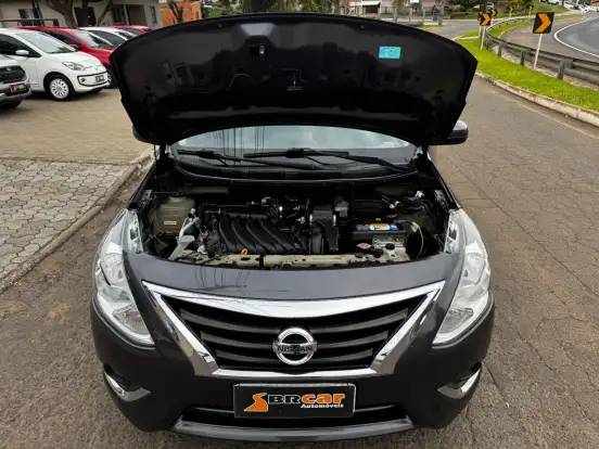 NISSAN-VERSA-2018
