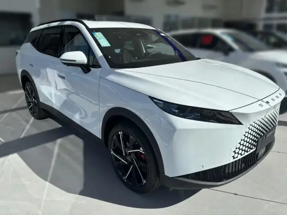 OMODA 7 1.5 TGDI PHEV PRESTIGE DHT OMODA 7 1.5 TGDI PHEV PRESTIGE DHT