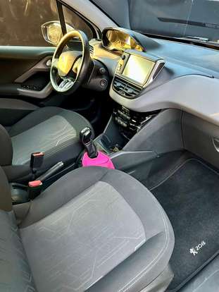 PEUGEOT-208-2017