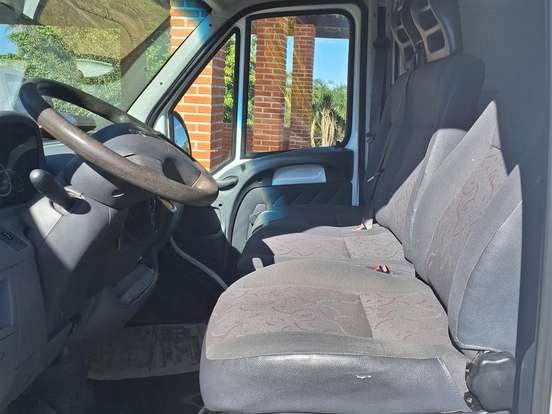 PEUGEOT-BOXER-2.3 HDI 330 FURGÃO CURTO 8V DIESEL 3P MANUAL PEUGEOT-BOXER-2015