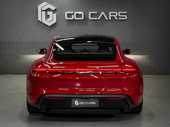 PORSCHE-TAYCAN-2023