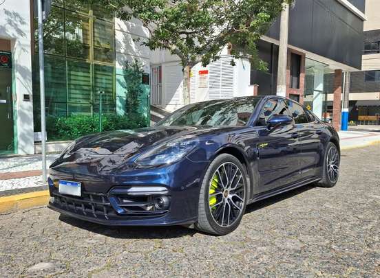 PORSCHE-PANAMERA-2022