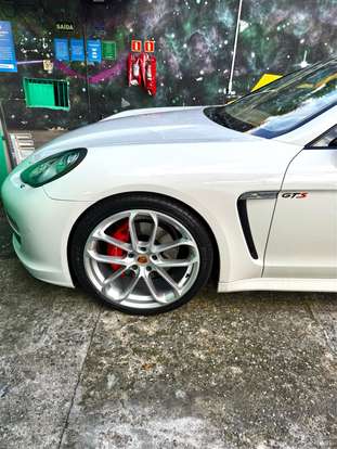 PORSCHE-PANAMERA-2011