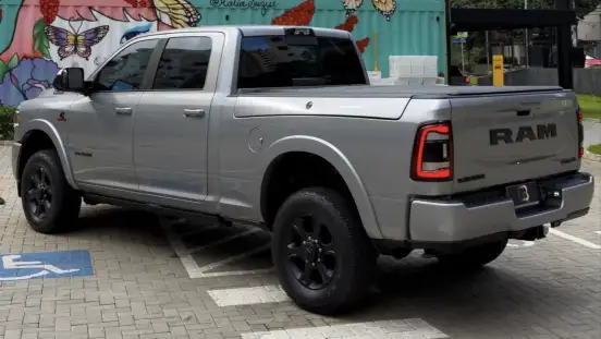 RAM-3500-6.7 I6 TURBO DIESEL LARAMIE NIGHT EDITION CD 4X4 AUTOMÁTICO RAM-3500-2022