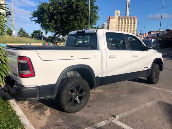 RAM-1500-5.7 V8 GASOLINA REBEL CD 4X4 AUTOMÁTICO RAM-1500-2021
