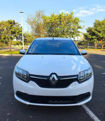 RENAULT SANDERO 1.0 EXPRESSION 16V FLEX 4P MANUAL RENAULT SANDERO 1.0 EXPRESSION 16V FLEX 4P MANUAL