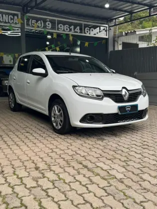 RENAULT SANDERO 1.6 16V SCE FLEX EXPRESSION MANUAL RENAULT SANDERO 1.6 16V SCE FLEX EXPRESSION MANUAL