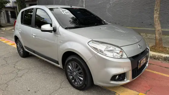 RENAULT SANDERO 1.6 PRIVILÉGE 16V FLEX 4P AUTOMÁTICO RENAULT SANDERO 1.6 PRIVILÉGE 16V FLEX 4P AUTOMÁTICO