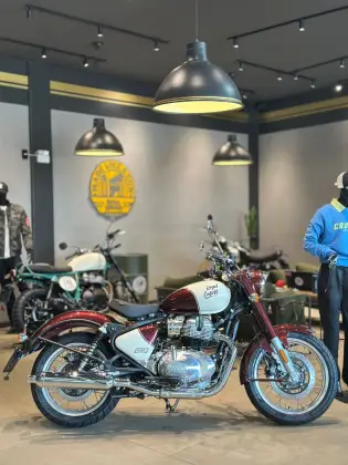 ROYAL ENFIELD CLASSIC 650 VALLAM RED ROYAL ENFIELD CLASSIC 650 VALLAM RED