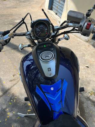 SUZUKI BOULEVARD M800 