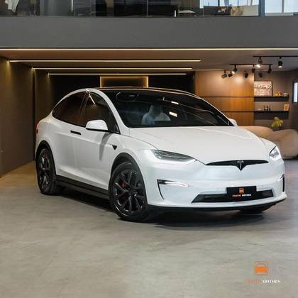 TESLA MODEL X ELÉTRICO PLAID
