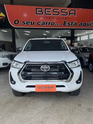 TOYOTA HILUX 2.8 D-4D TURBO DIESEL CD SRV 4X4 AUTOMÁTICO TOYOTA HILUX 2.8 D-4D TURBO DIESEL CD SRV 4X4 AUTOMÁTICO