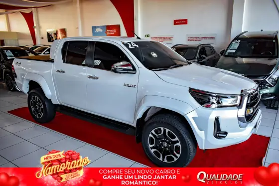 TOYOTA HILUX 2.8 D-4D TURBO DIESEL CD SRX PLUS 4X4 AUTOMÁTICO TOYOTA HILUX 2.8 D-4D TURBO DIESEL CD SRX PLUS 4X4 AUTOMÁTICO