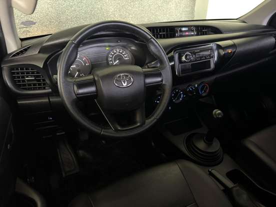 TOYOTA-HILUX-2020