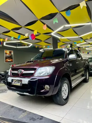TOYOTA HILUX 3.0 SRV 4X4 CD 16V TURBO INTERCOOLER DIESEL 4P AUTOMÁTICO TOYOTA HILUX 3.0 SRV 4X4 CD 16V TURBO INTERCOOLER DIESEL 4P AUTOMÁTICO
