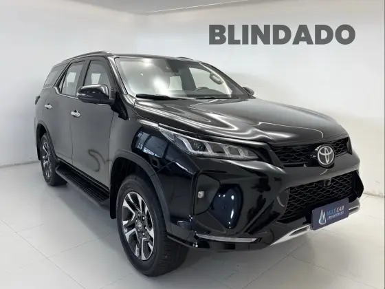 TOYOTA HILUX SW4 2.8 D-4D TURBO DIESEL DIAMOND 7L 4X4 AUTOMÁTICO TOYOTA HILUX SW4 2.8 D-4D TURBO DIESEL DIAMOND 7L 4X4 AUTOMÁTICO
