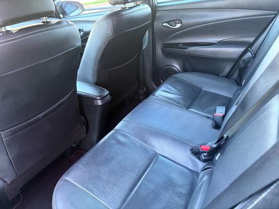 TOYOTA-YARIS-2021