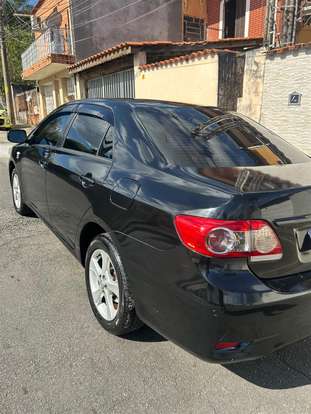 TOYOTA-COROLLA-2013