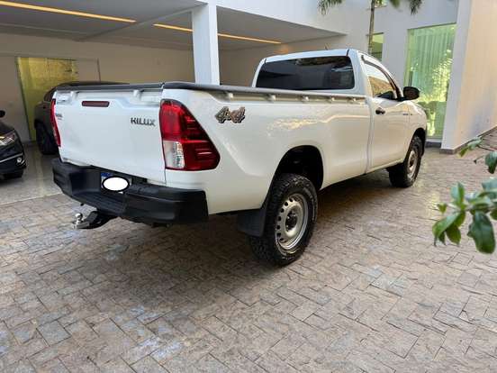 TOYOTA-HILUX-2018