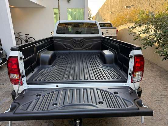 TOYOTA-HILUX-2018