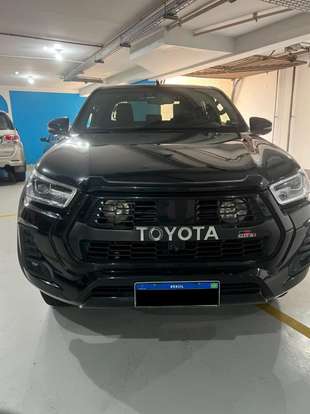 TOYOTA-HILUX-2022