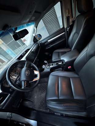 TOYOTA-HILUX-2023