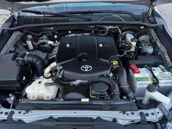 TOYOTA-HILUX-2023
