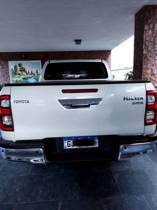 TOYOTA HILUX 2.8 D-4D TURBO DIESEL CD SRX 4X4 AUTOMÁTICO