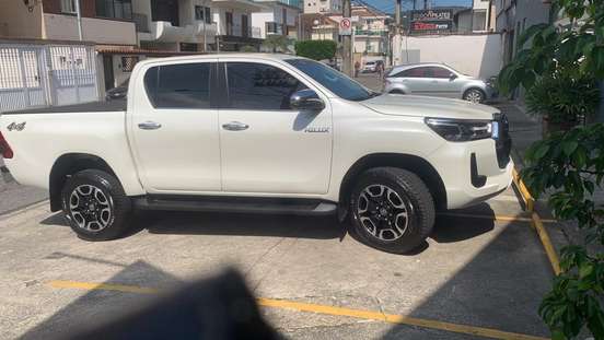 TOYOTA-HILUX-2.8 D-4D TURBO DIESEL CD SRX 4X4 AUTOMÁTICO TOYOTA-HILUX-2022