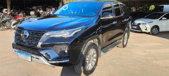 TOYOTA-HILUX SW4-2023