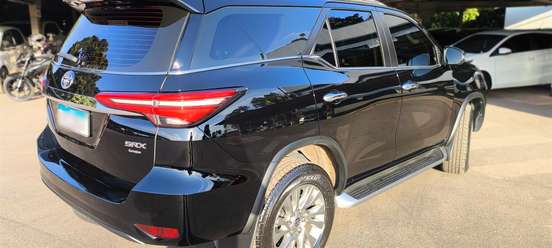TOYOTA-HILUX SW4-2023